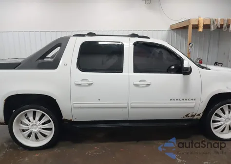 2010 Chevrolet Avalanche 1500 Lt1 z USA, uszkodzony, nr VIN 3GNVKFE00AG220397
